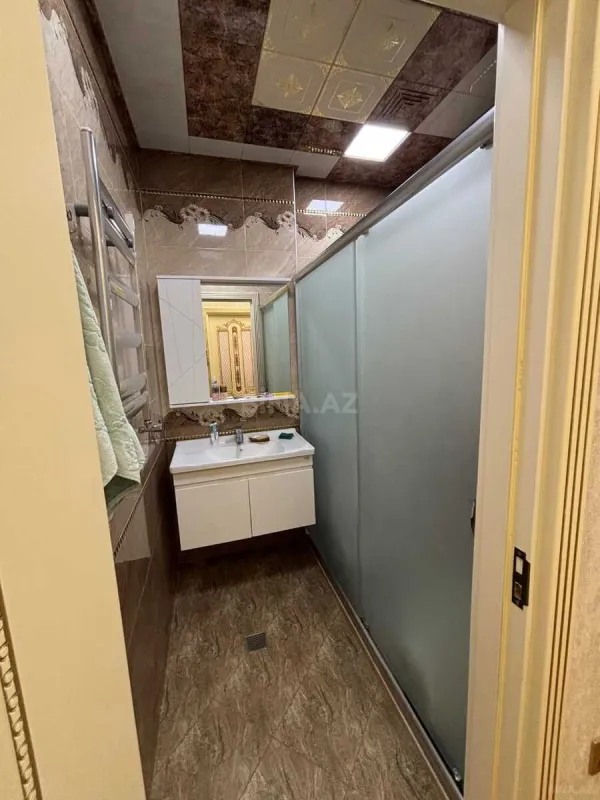 Satılır 2 otaqlı mənzil 78 m²