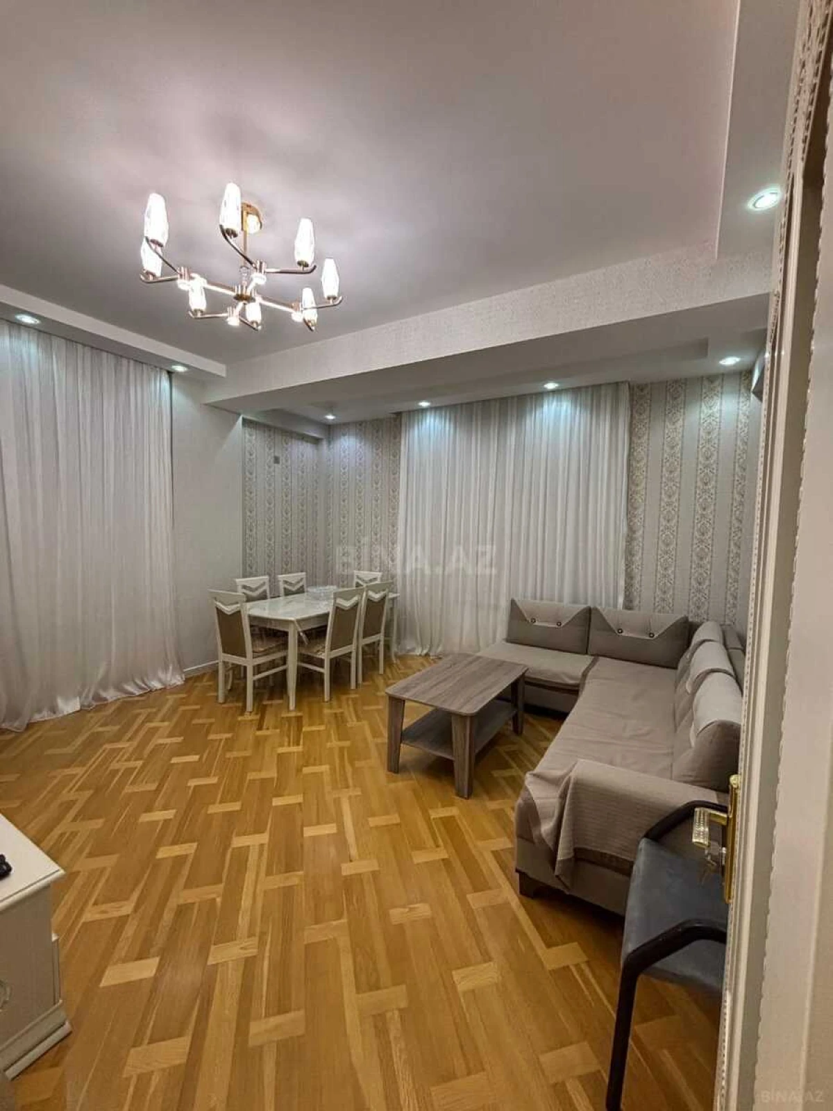 Satılır 2 otaqlı mənzil 78 m²