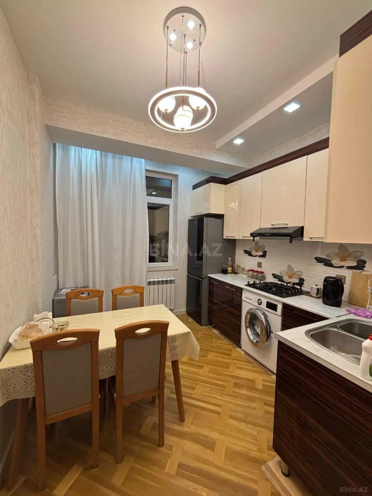 Satılır 2 otaqlı mənzil 78 m²