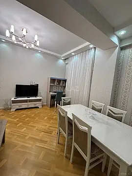 Satılır 2 otaqlı mənzil 78 m²