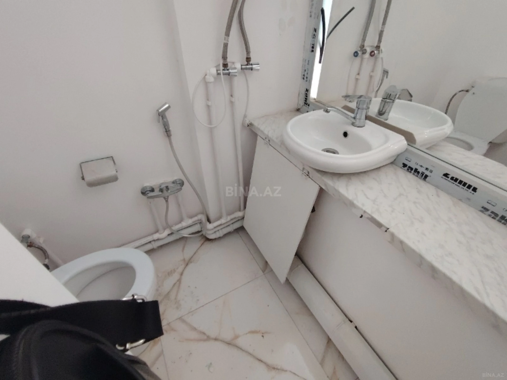 Satılır obyekt 65 m²