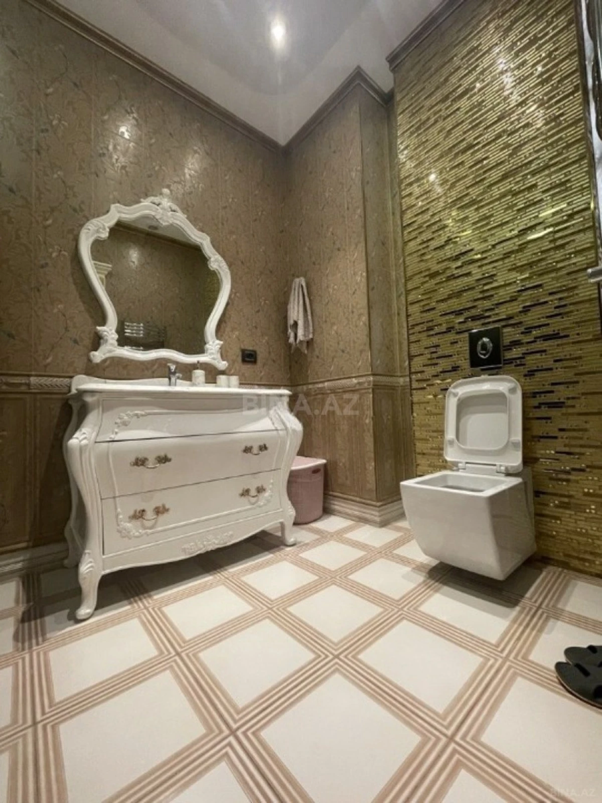 Kirayə verilir 3 otaqlı mənzil 153 m²