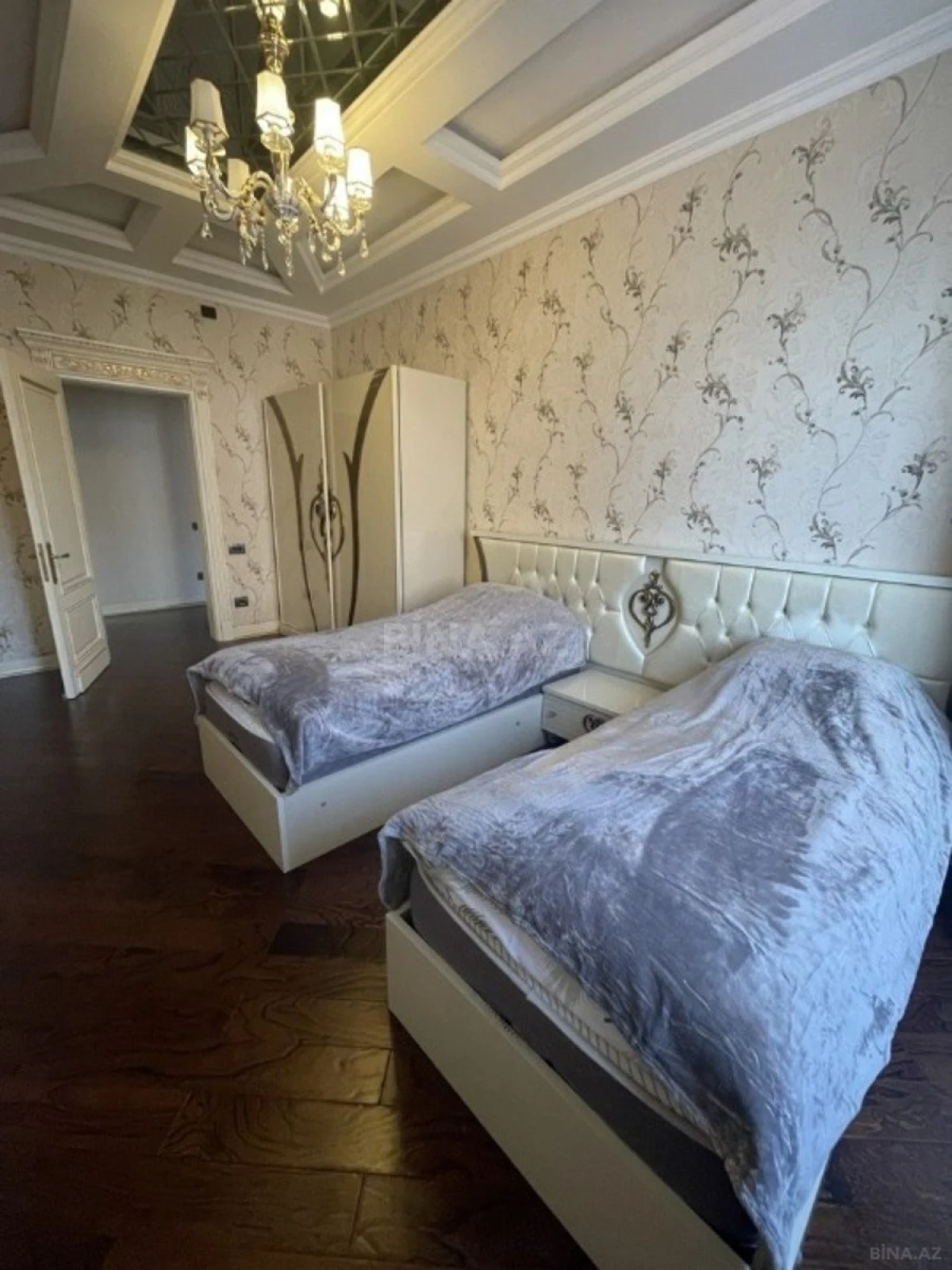 Kirayə verilir 3 otaqlı mənzil 153 m²