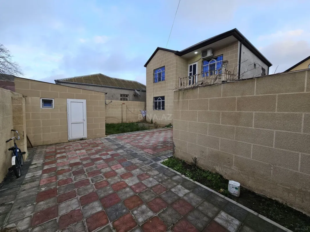 Satılır 5 otaqlı həyət evi 131 m²