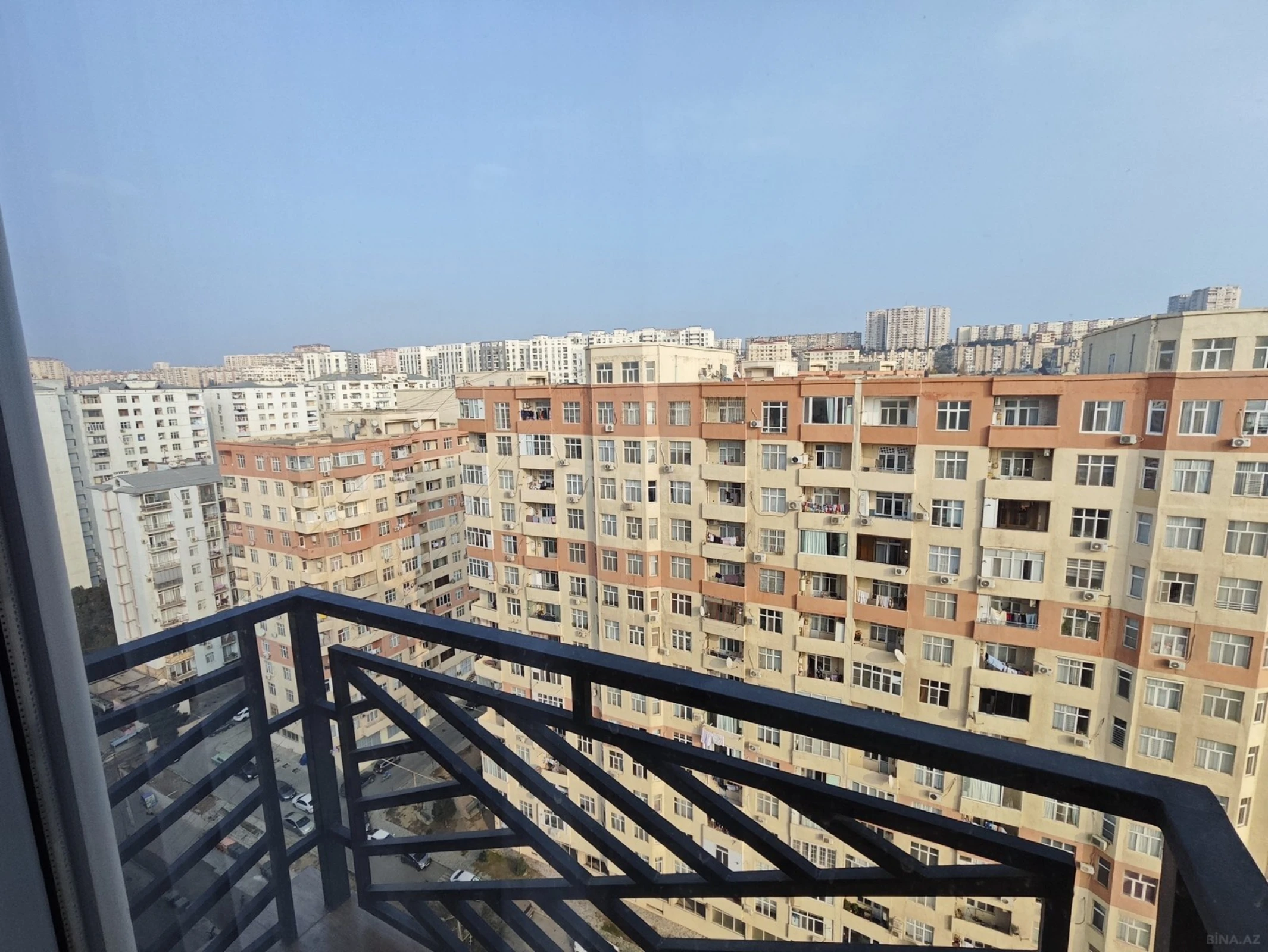 Satılır 4 otaqlı mənzil 135 m²