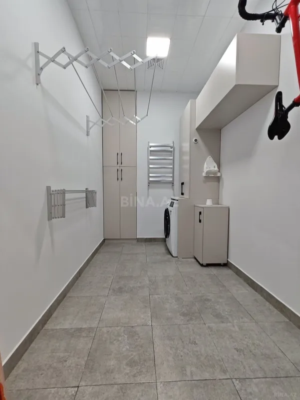 Satılır 4 otaqlı mənzil 135 m²