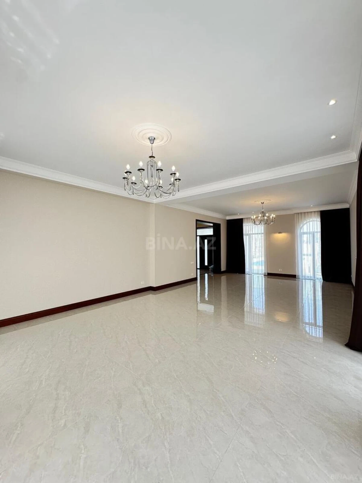 Satılır 6 otaqlı həyət evi 500 m²