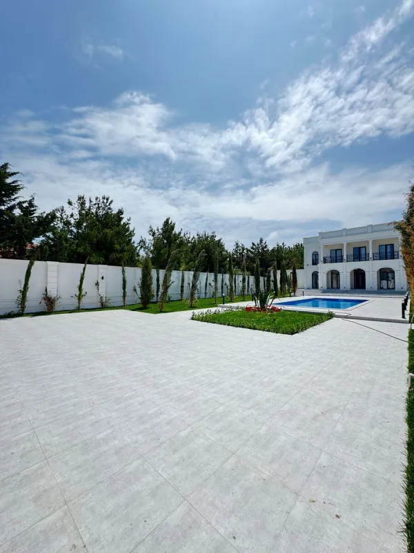 Satılır 6 otaqlı həyət evi 500 m²