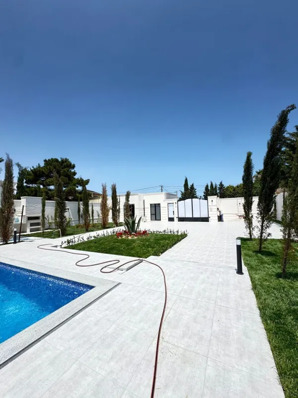 Satılır 6 otaqlı həyət evi 500 m²