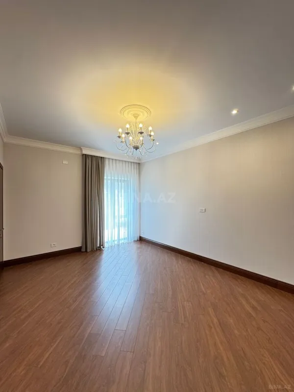 Satılır 6 otaqlı həyət evi 500 m²