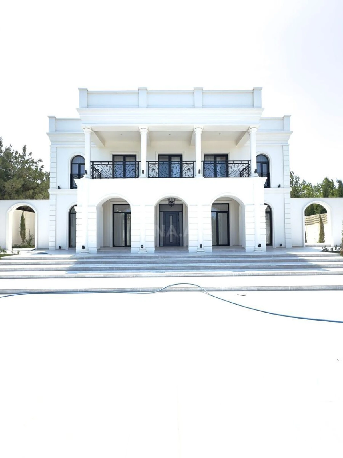 Satılır 6 otaqlı həyət evi 500 m²