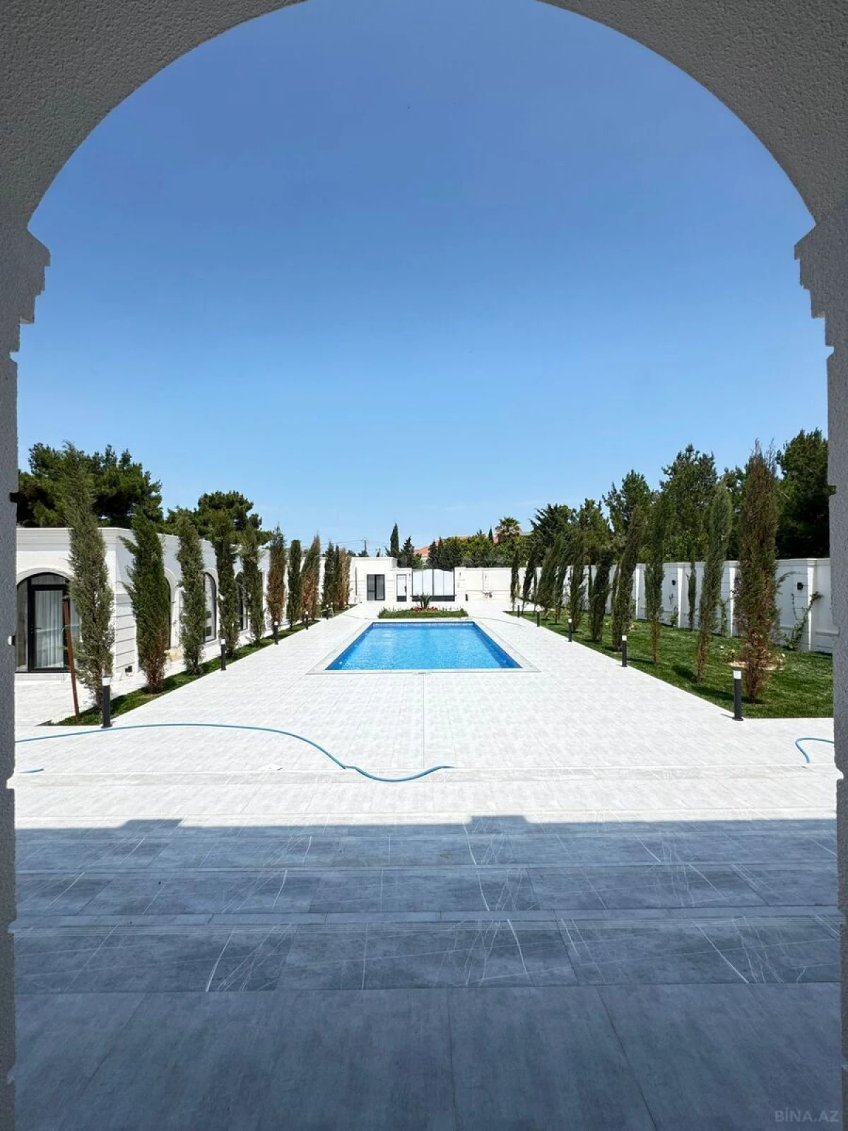 Satılır 6 otaqlı həyət evi 500 m²