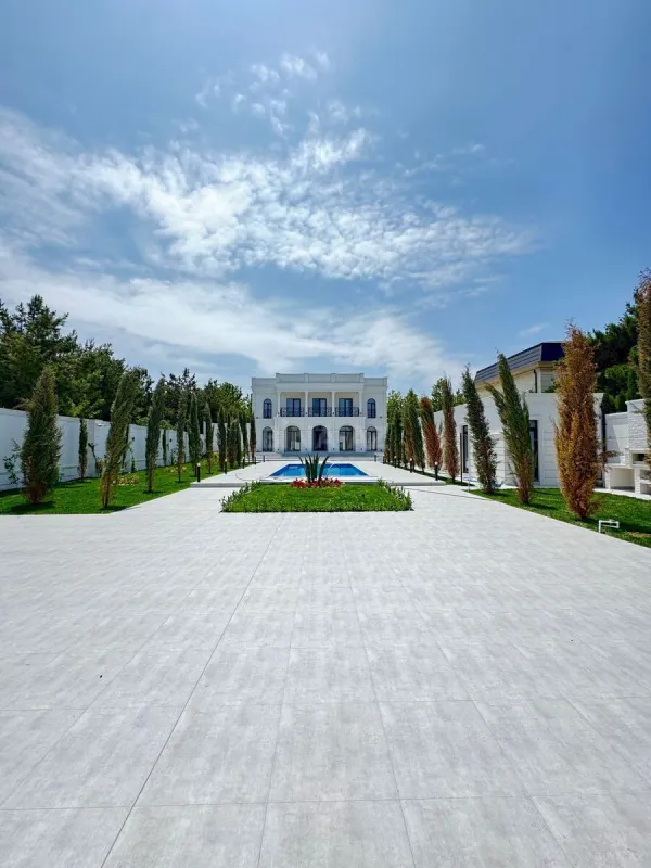 Satılır 6 otaqlı həyət evi 500 m²