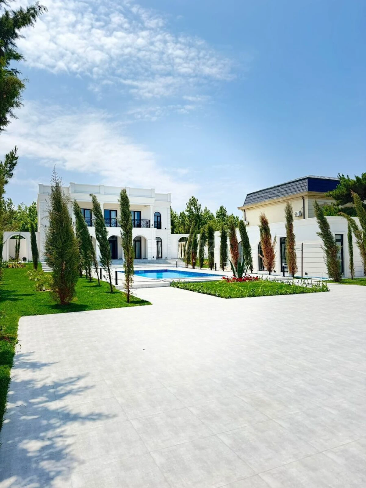 Satılır 6 otaqlı həyət evi 500 m²