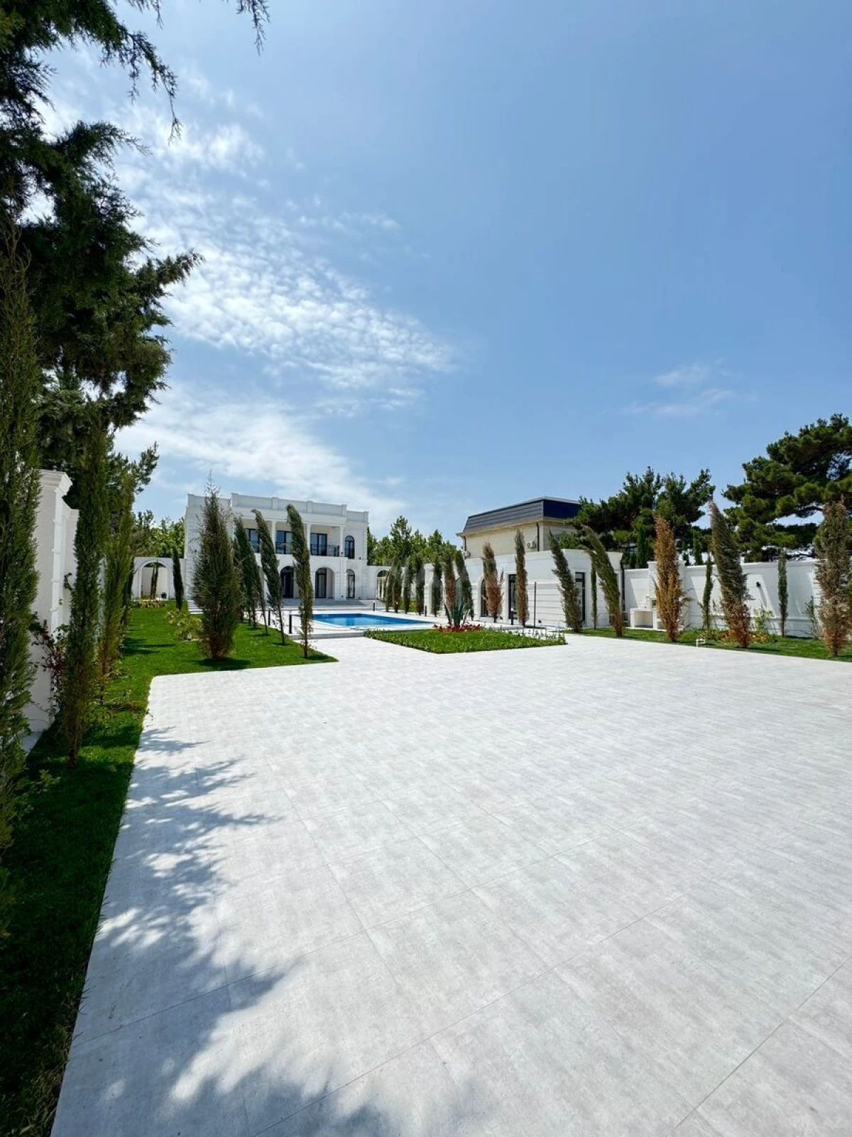 Satılır 6 otaqlı həyət evi 500 m²