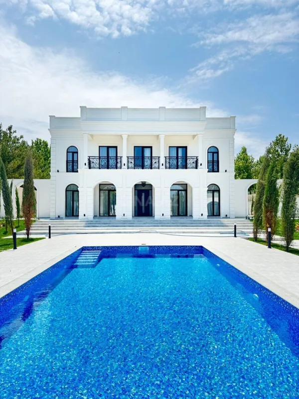 Satılır 6 otaqlı həyət evi 500 m²