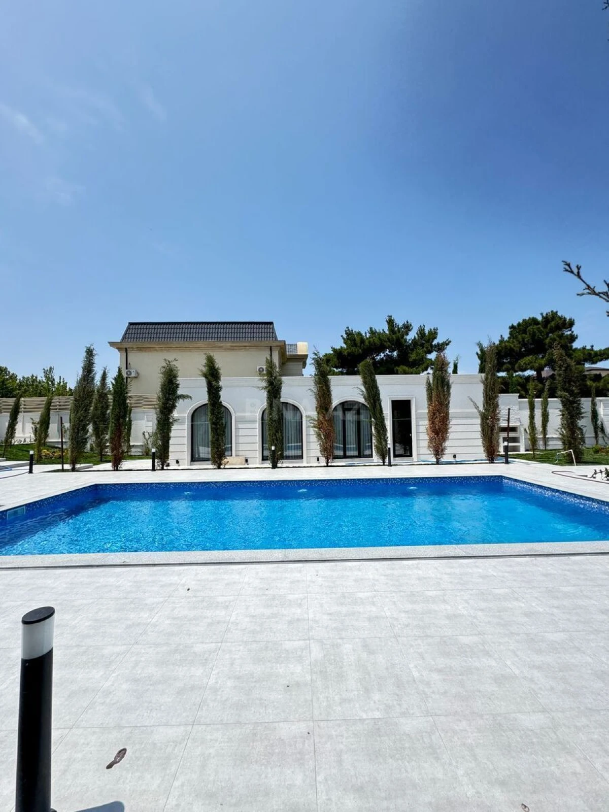 Satılır 6 otaqlı həyət evi 500 m²