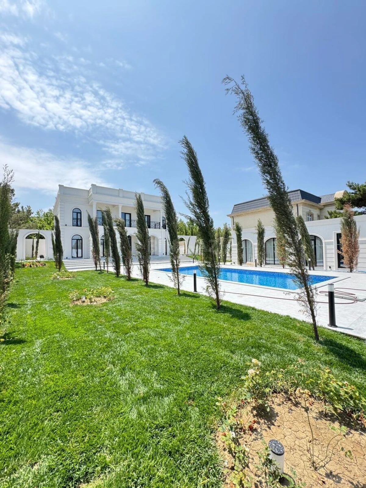 Satılır 6 otaqlı həyət evi 500 m²