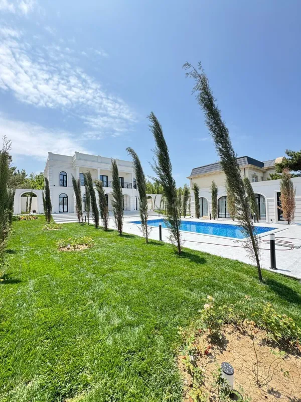 Satılır 6 otaqlı həyət evi 500 m²