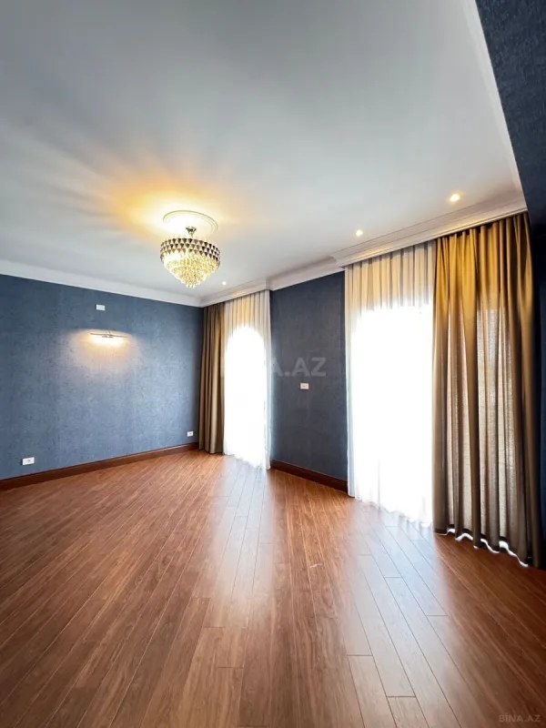Satılır 6 otaqlı həyət evi 500 m²