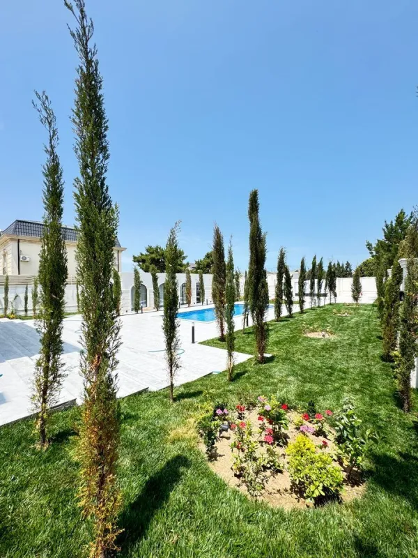 Satılır 6 otaqlı həyət evi 500 m²