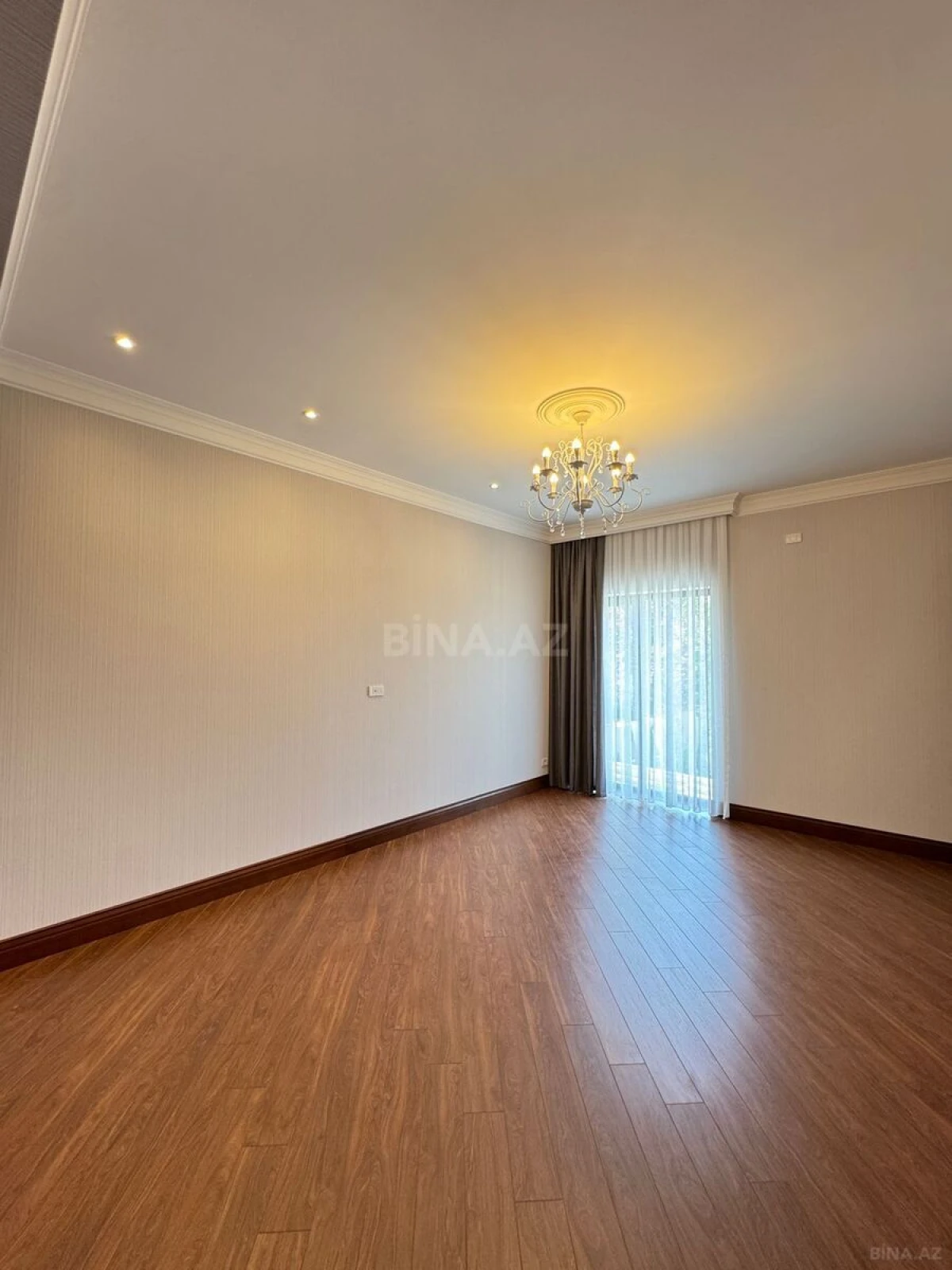 Satılır 4 otaqlı həyət evi 200 m²