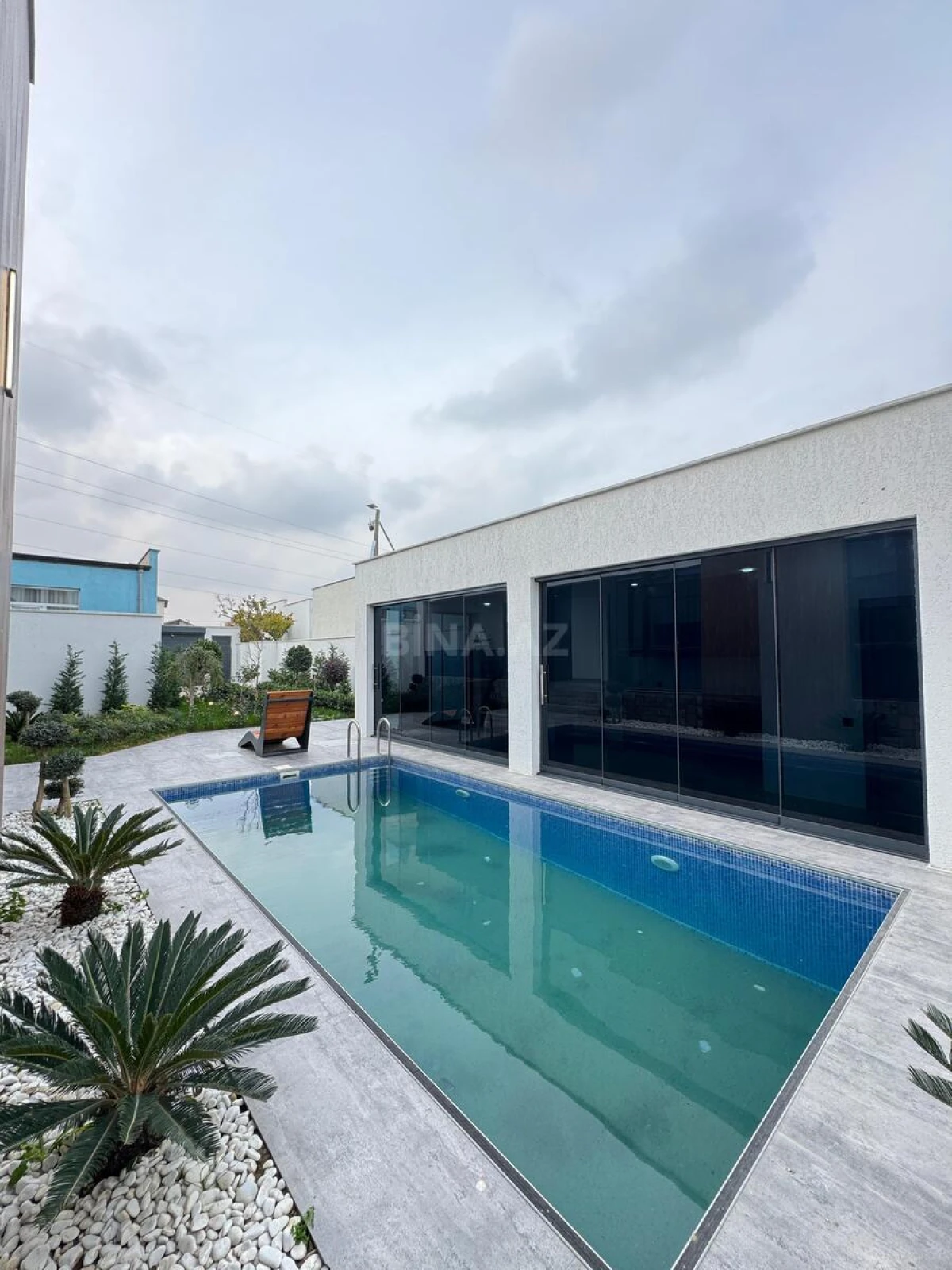 Satılır 4 otaqlı həyət evi 200 m²