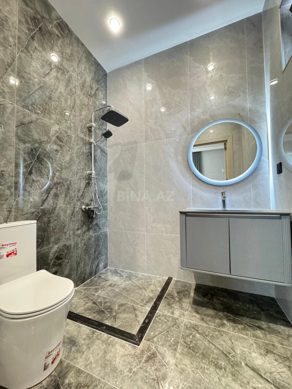 Satılır 4 otaqlı həyət evi 200 m²