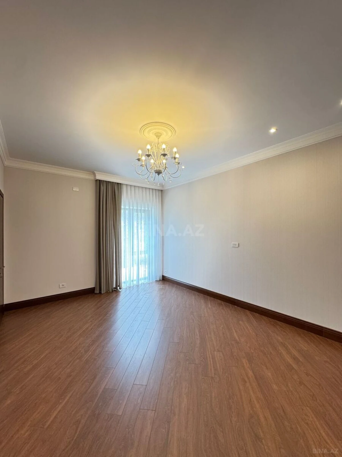 Satılır 4 otaqlı həyət evi 200 m²