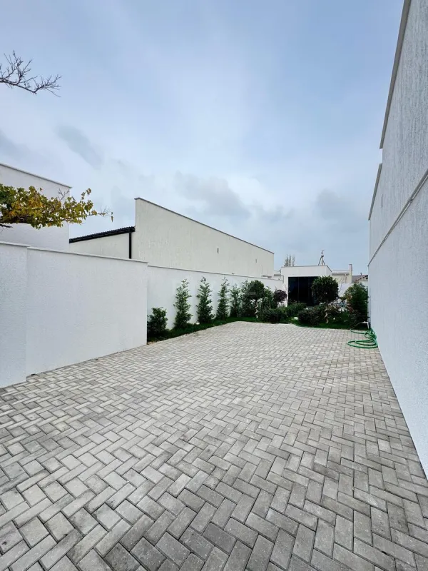 Satılır 4 otaqlı həyət evi 200 m²