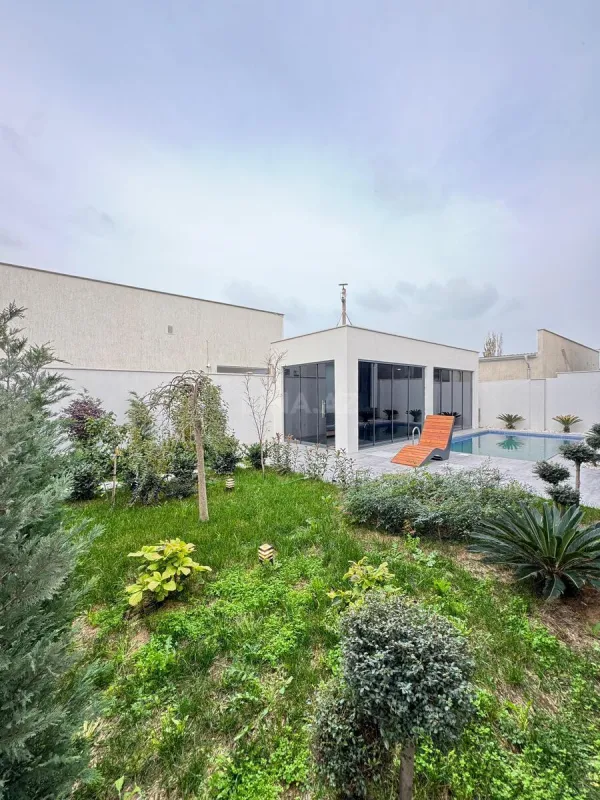 Satılır 4 otaqlı həyət evi 200 m²