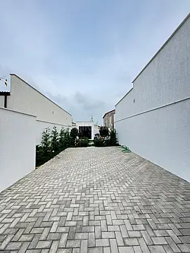 Satılır 4 otaqlı həyət evi 200 m²