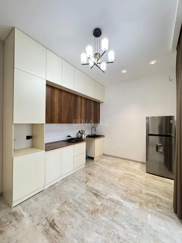 Satılır 4 otaqlı həyət evi 200 m²