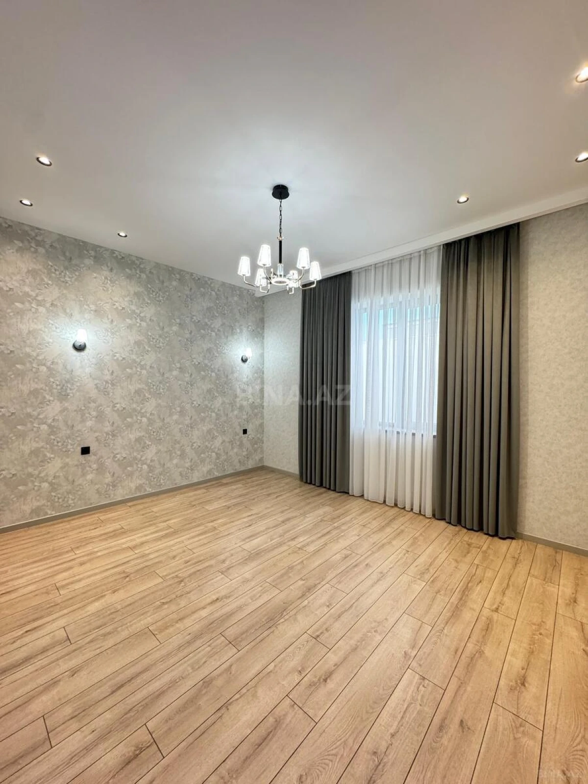 Satılır 4 otaqlı həyət evi 200 m²