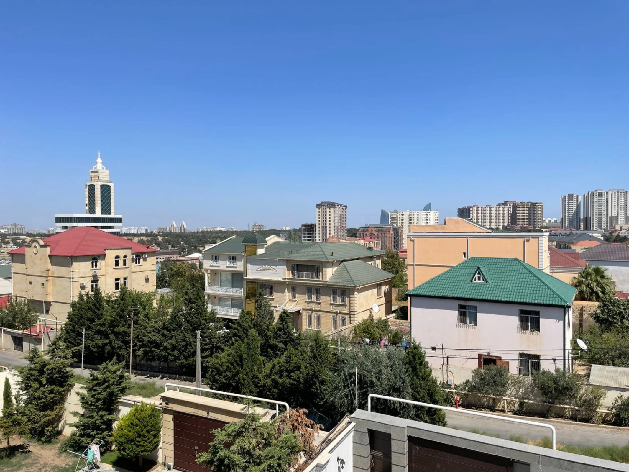 Satılır 7 otaqlı həyət evi 550 m²