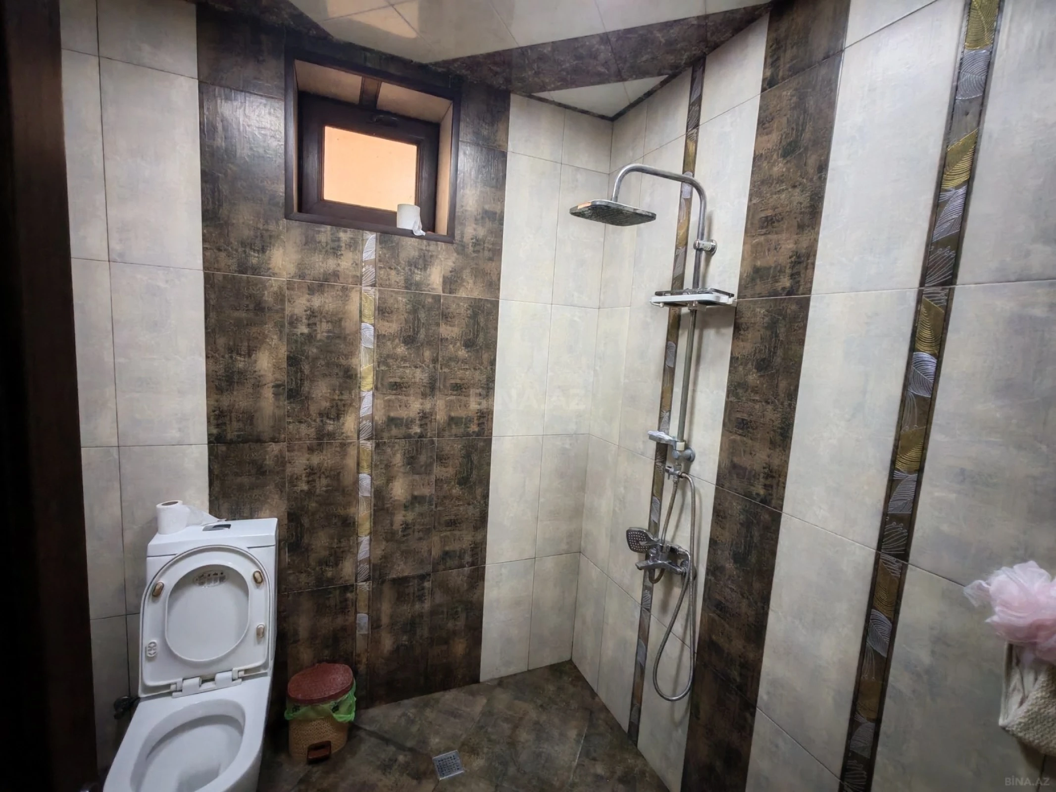 Satılır 5 otaqlı həyət evi 180 m²