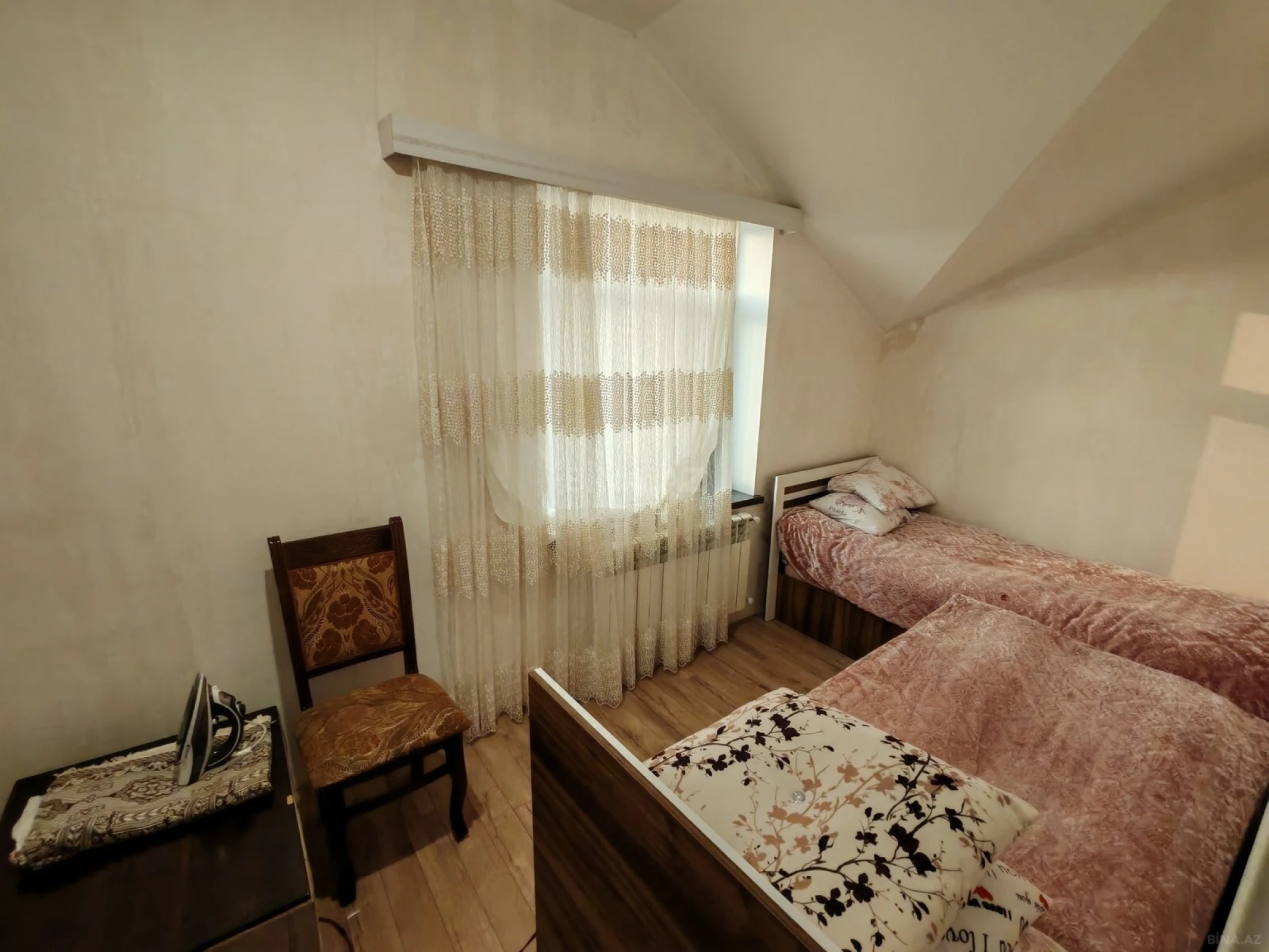 Satılır 5 otaqlı həyət evi 180 m²