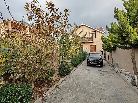 Satılır 5 otaqlı həyət evi 180 m²