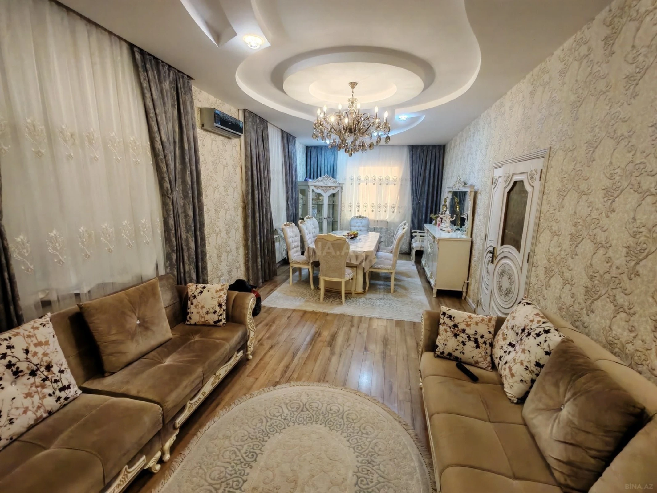 Satılır 5 otaqlı həyət evi 180 m²