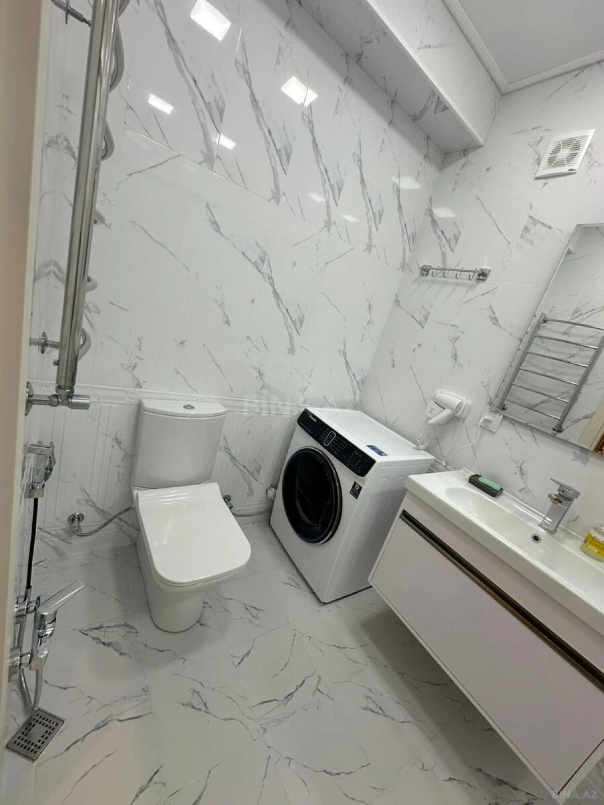 Satılır 2 otaqlı mənzil 66 m²