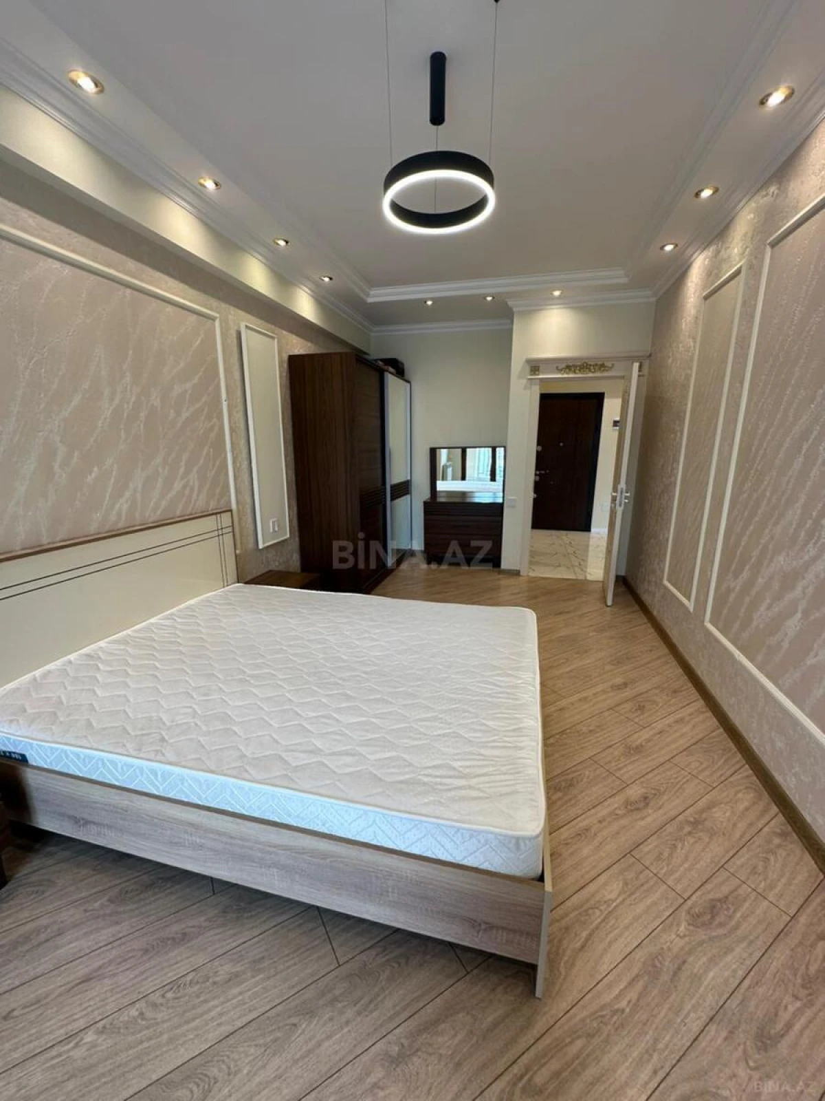 Satılır 2 otaqlı mənzil 66 m²