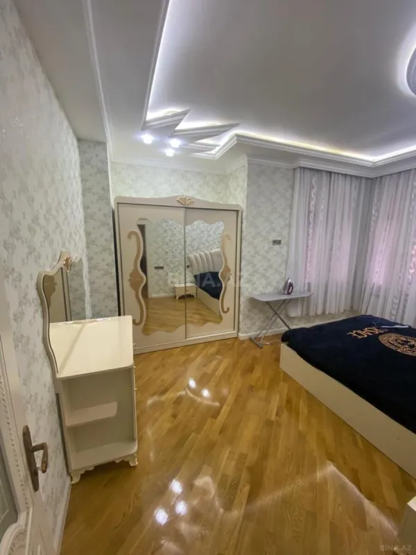Kirayə verilir 2 otaqlı mənzil 85 m²