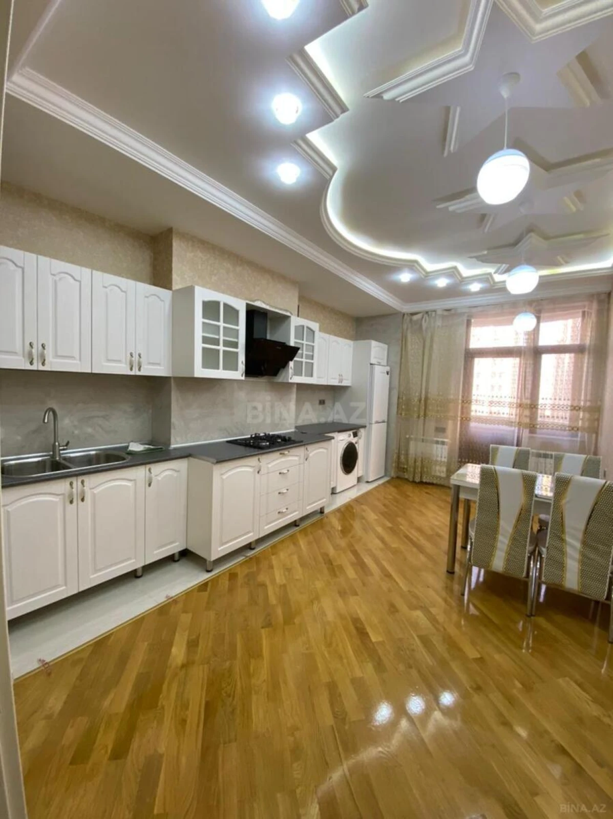 Kirayə verilir 2 otaqlı mənzil 85 m²