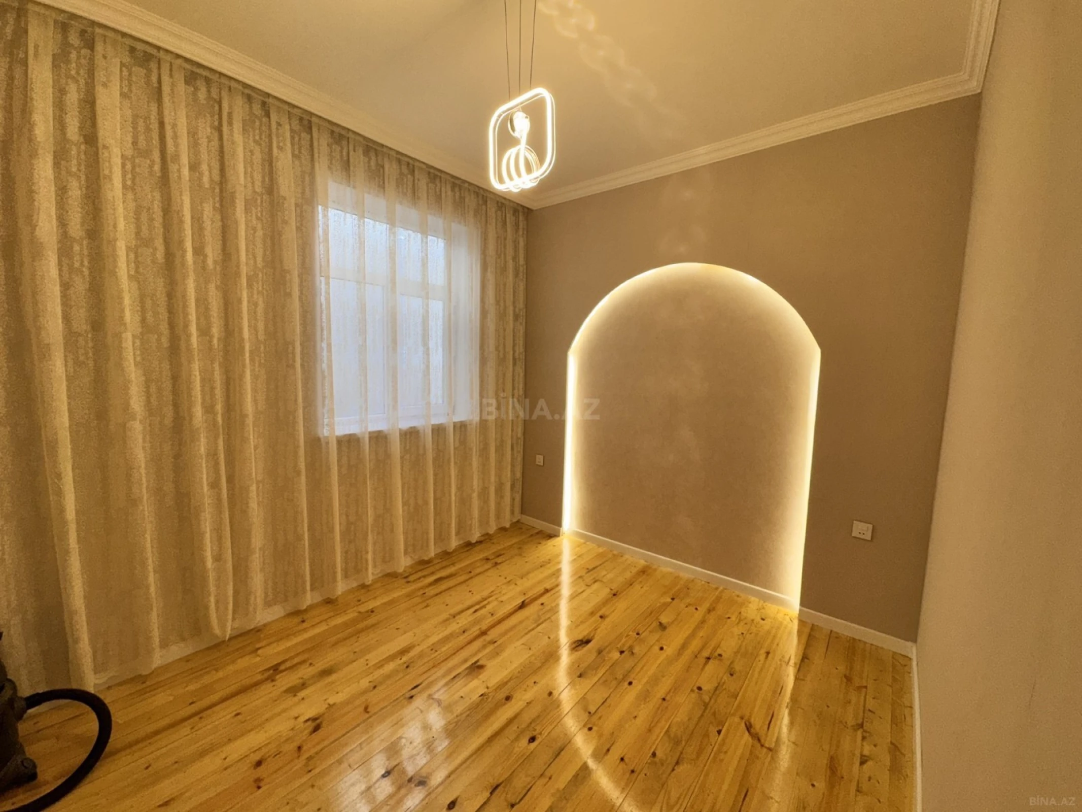 Satılır 4 otaqlı həyət evi 100 m²