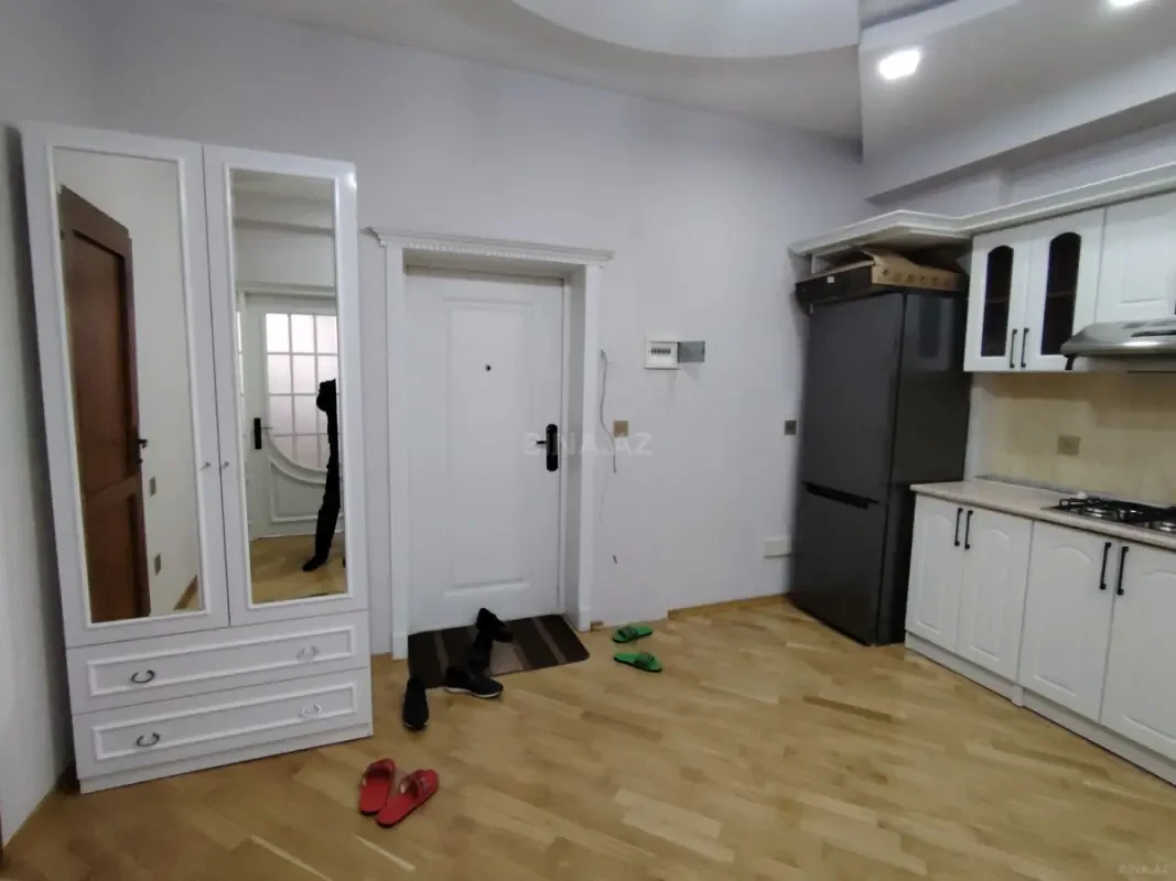 Kirayə verilir 2 otaqlı mənzil 65 m²