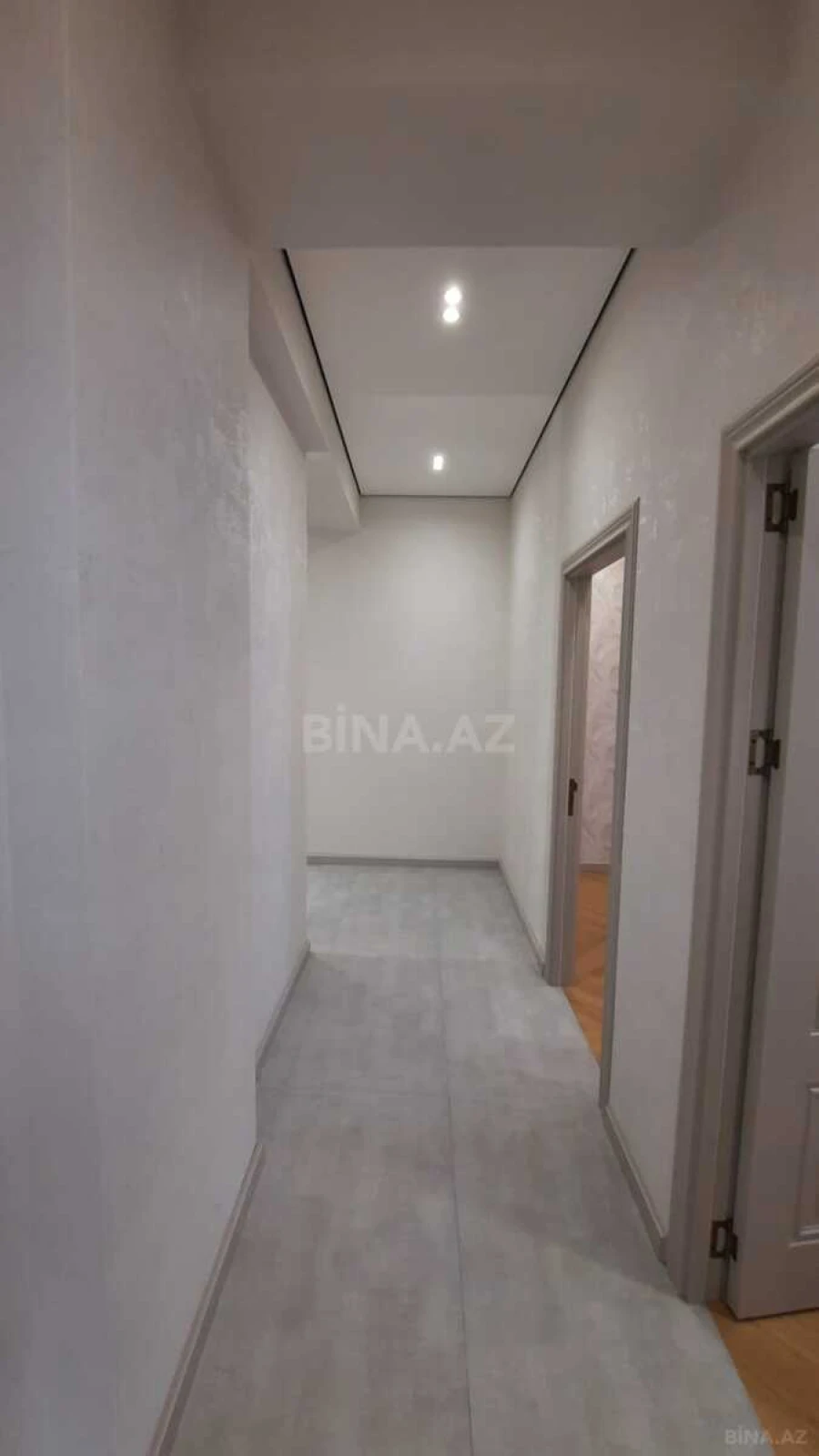 Satılır 2 otaqlı mənzil 71 m²