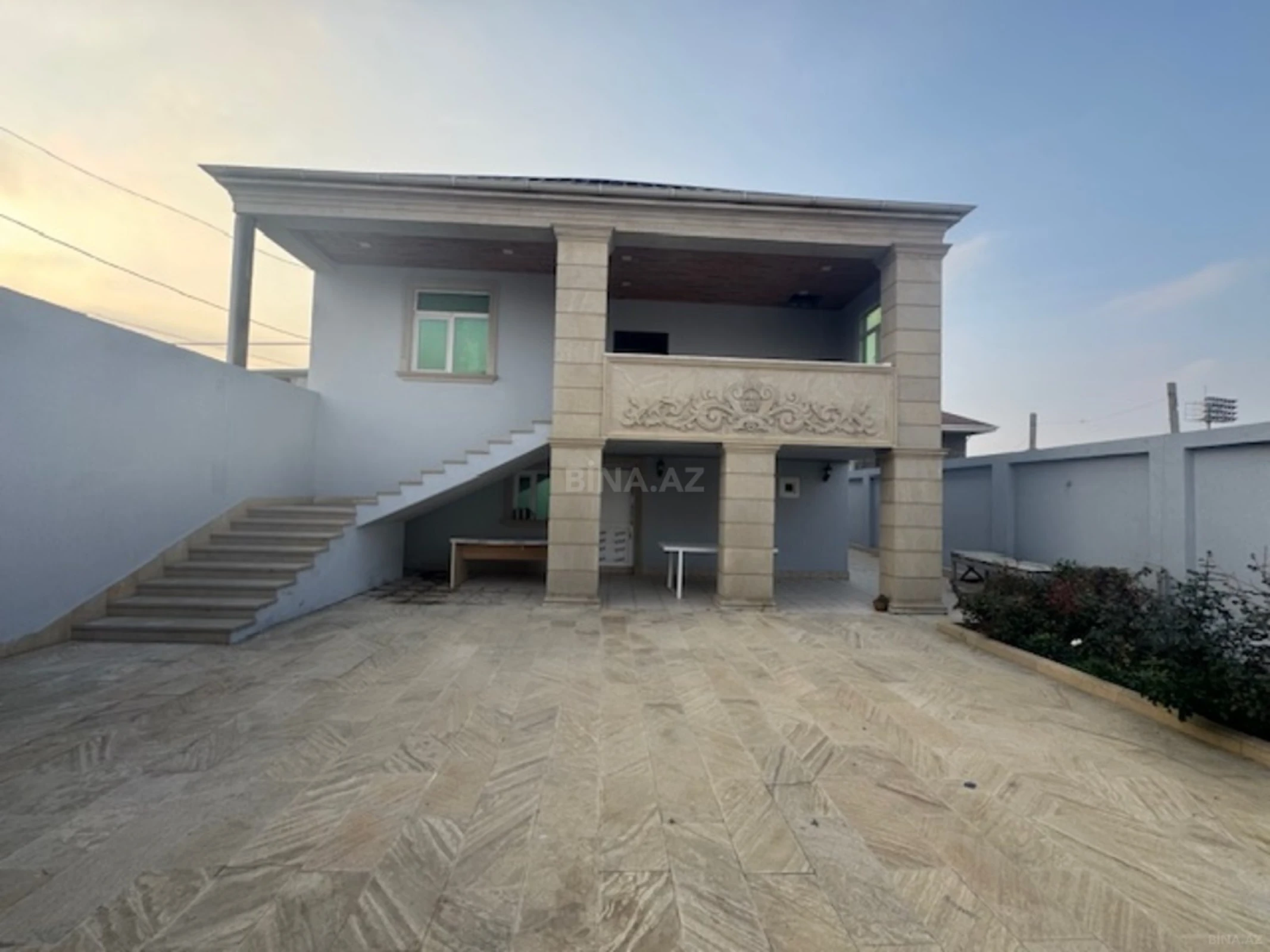 Satılır 4 otaqlı həyət evi 220 m²