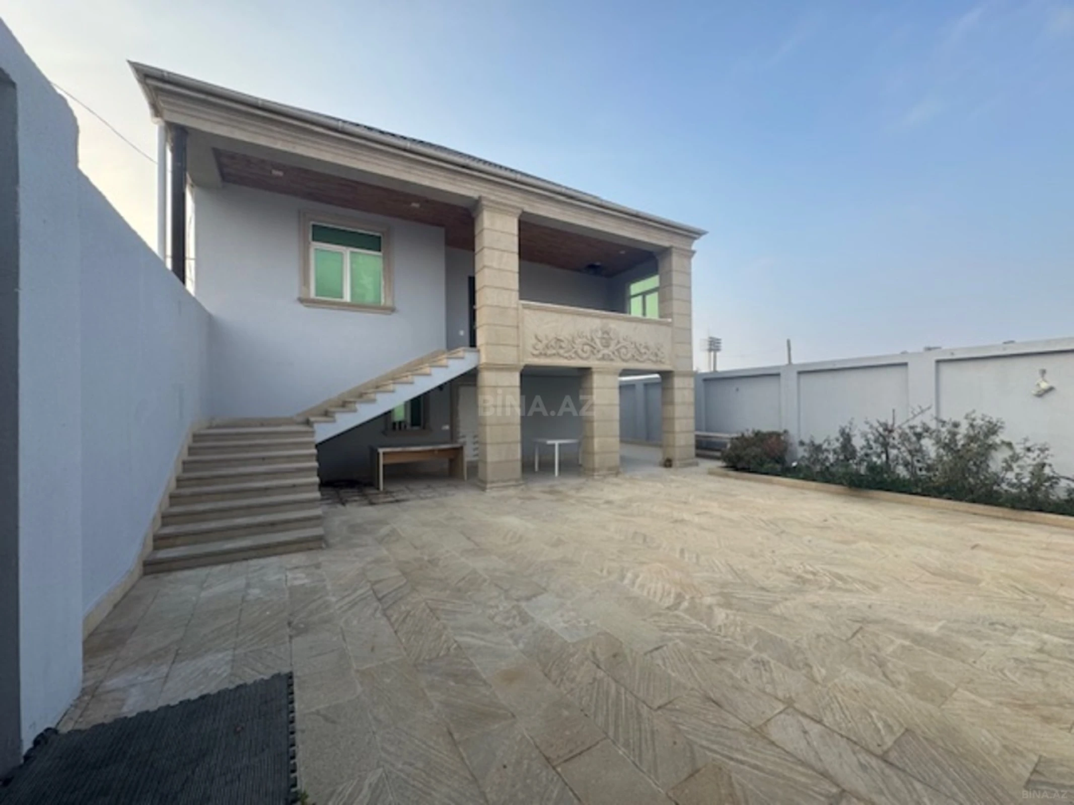 Satılır 4 otaqlı həyət evi 220 m²