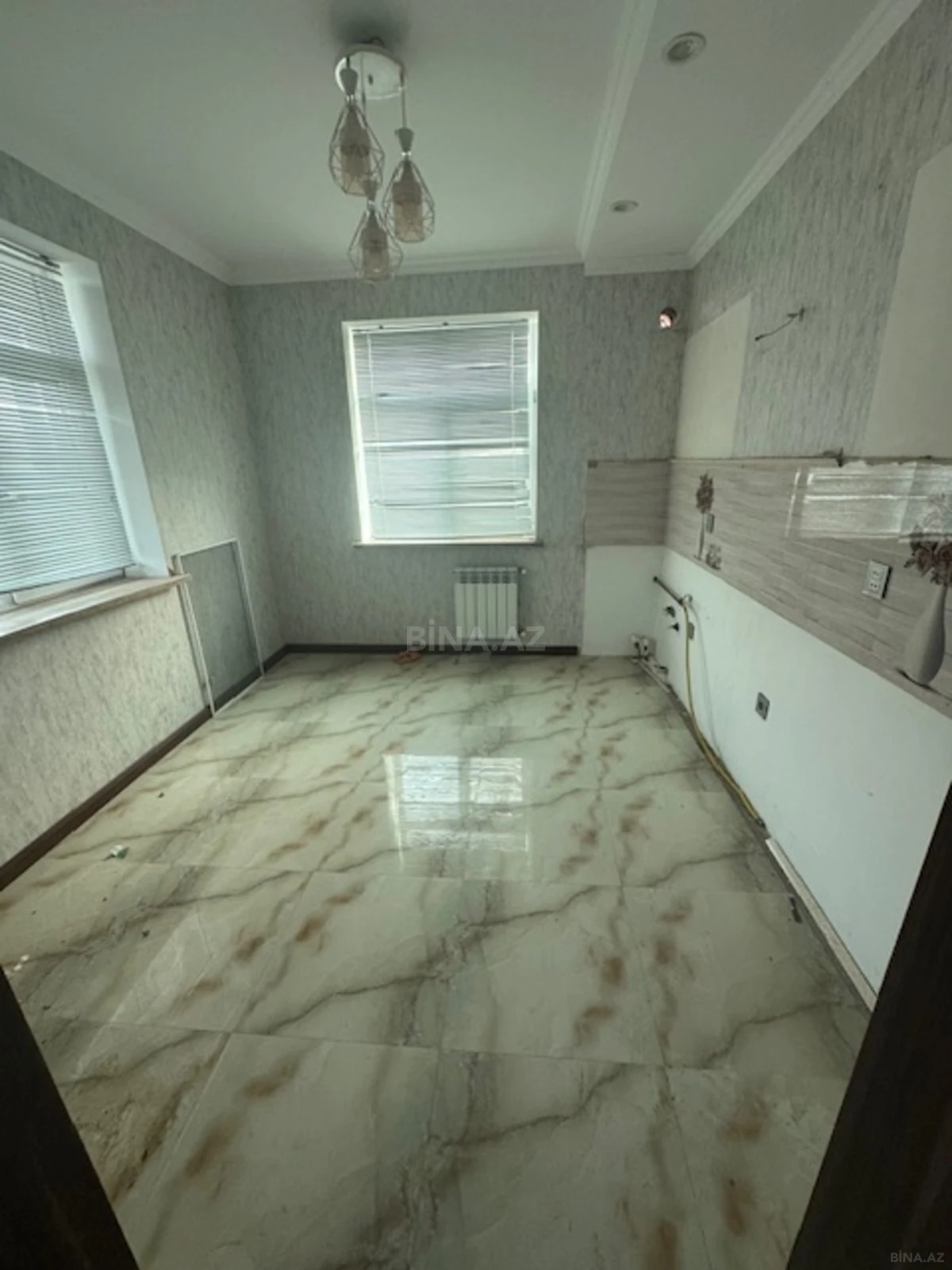 Satılır 4 otaqlı həyət evi 220 m²