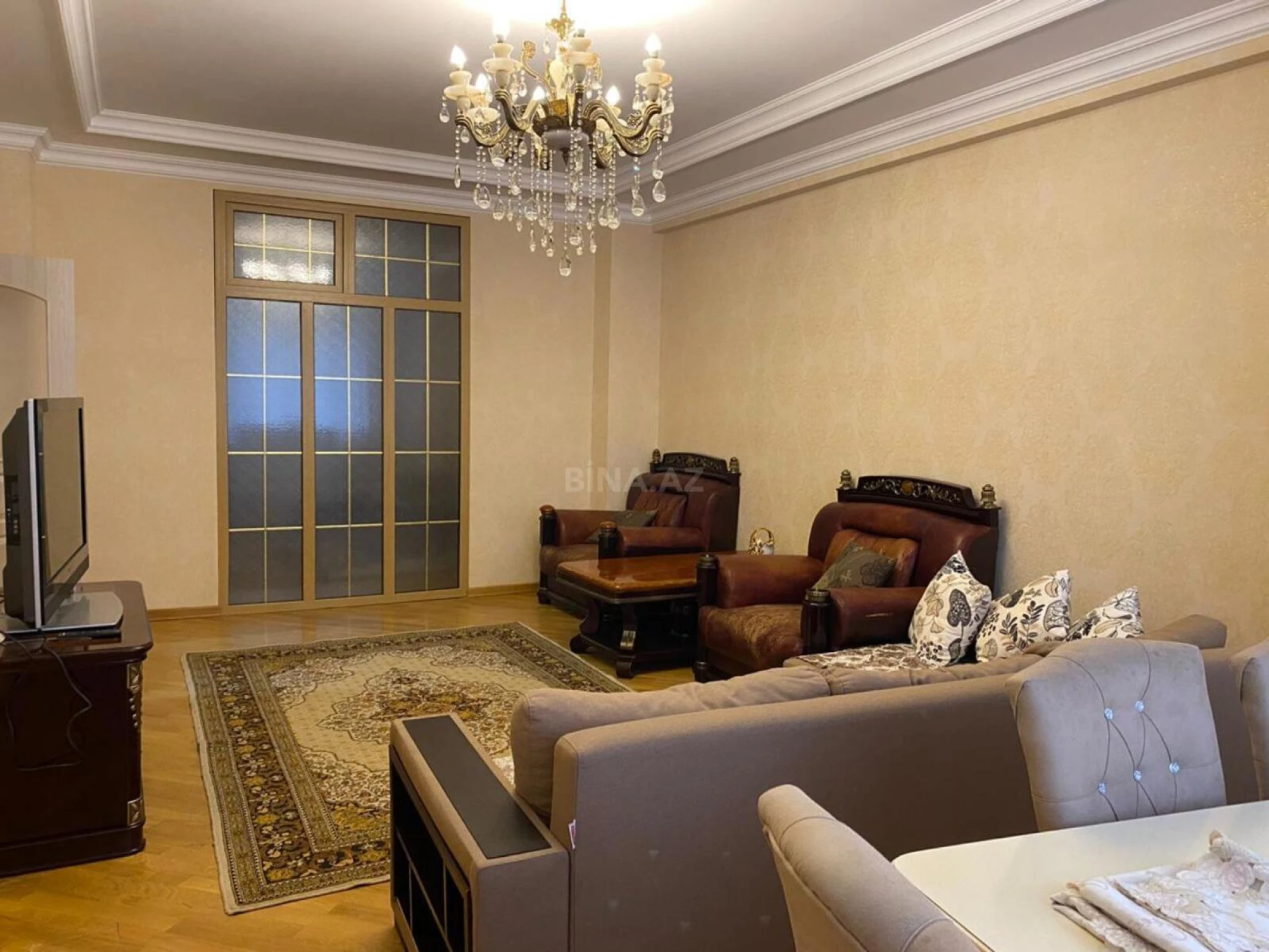 Satılır 3 otaqlı mənzil 125 m²
